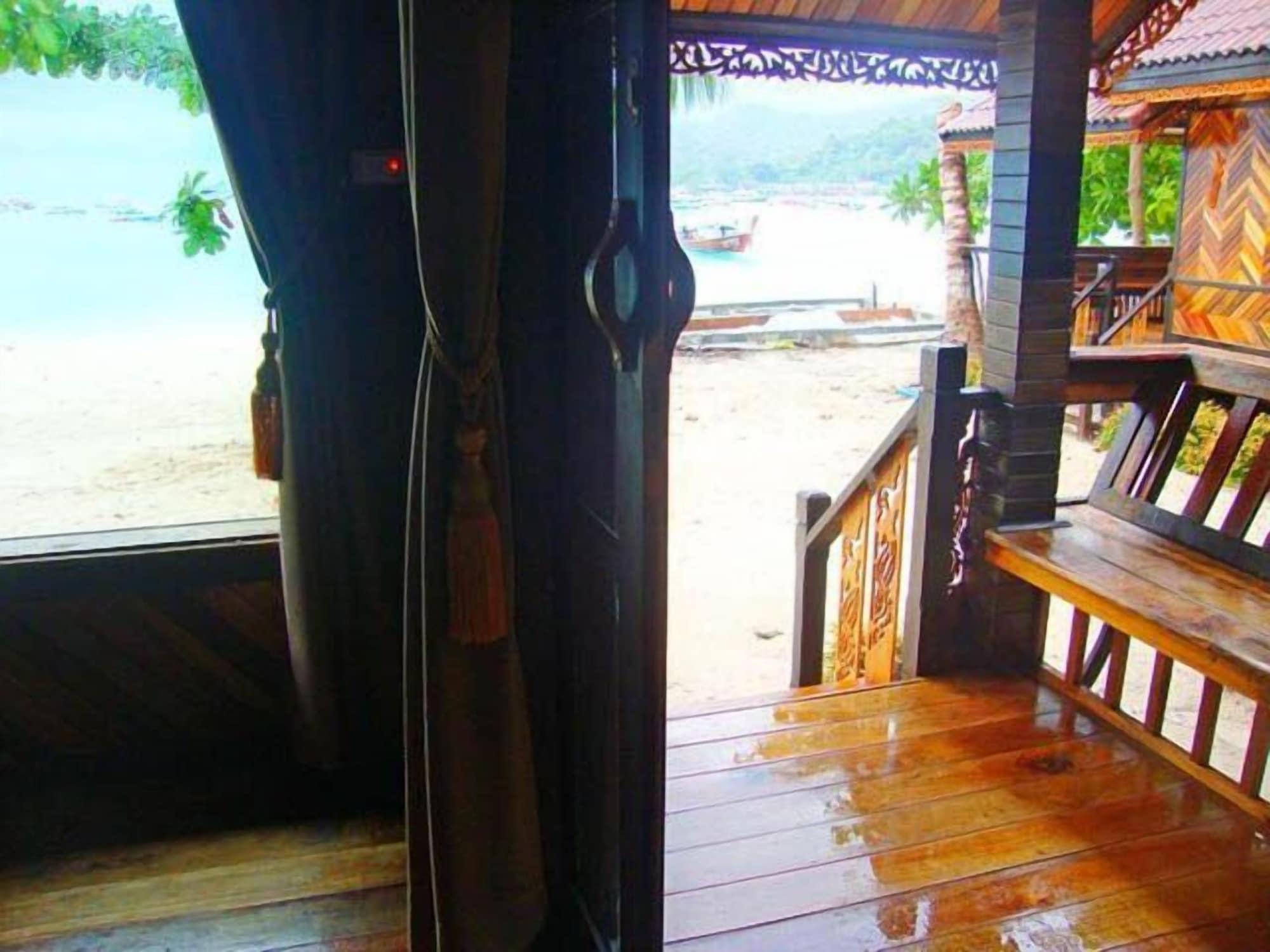 Phi Phi Sand Sea View Resort Bagian luar foto