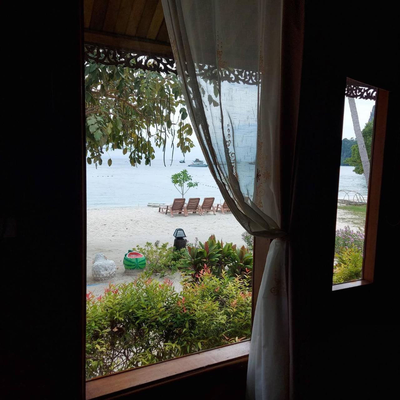 Phi Phi Sand Sea View Resort Bagian luar foto